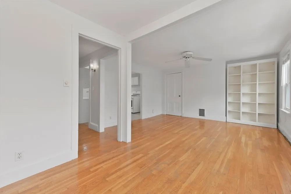 29 Green St, Boston, MA 02129
