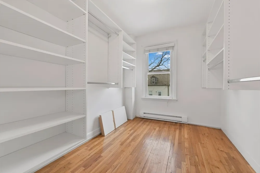 29 Green St, Boston, MA 02129