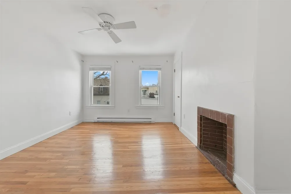 29 Green St, Boston, MA 02129