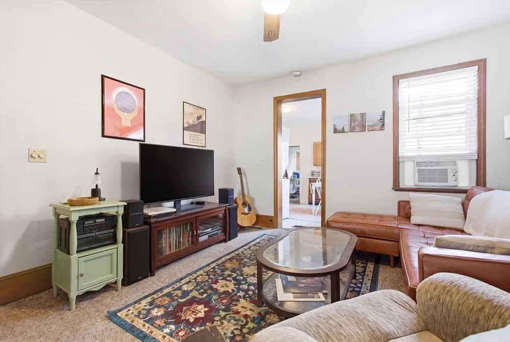 29 Green St, Boston, MA 02129