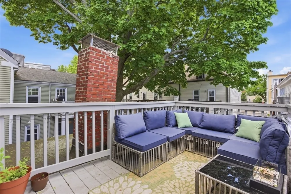 29 Green St, Boston, MA 02129