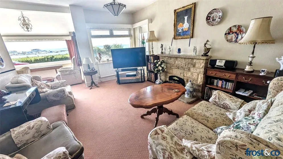 Property carousel item 4