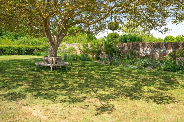 Ardleigh, Colchester, CO7 photo 22