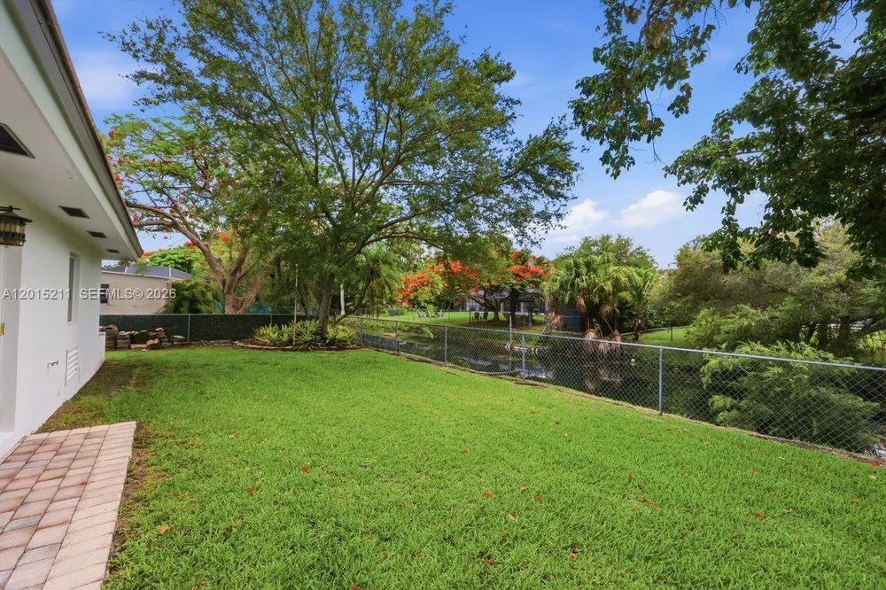 13060 SW 70th Ave, Pinecrest, FL 33156