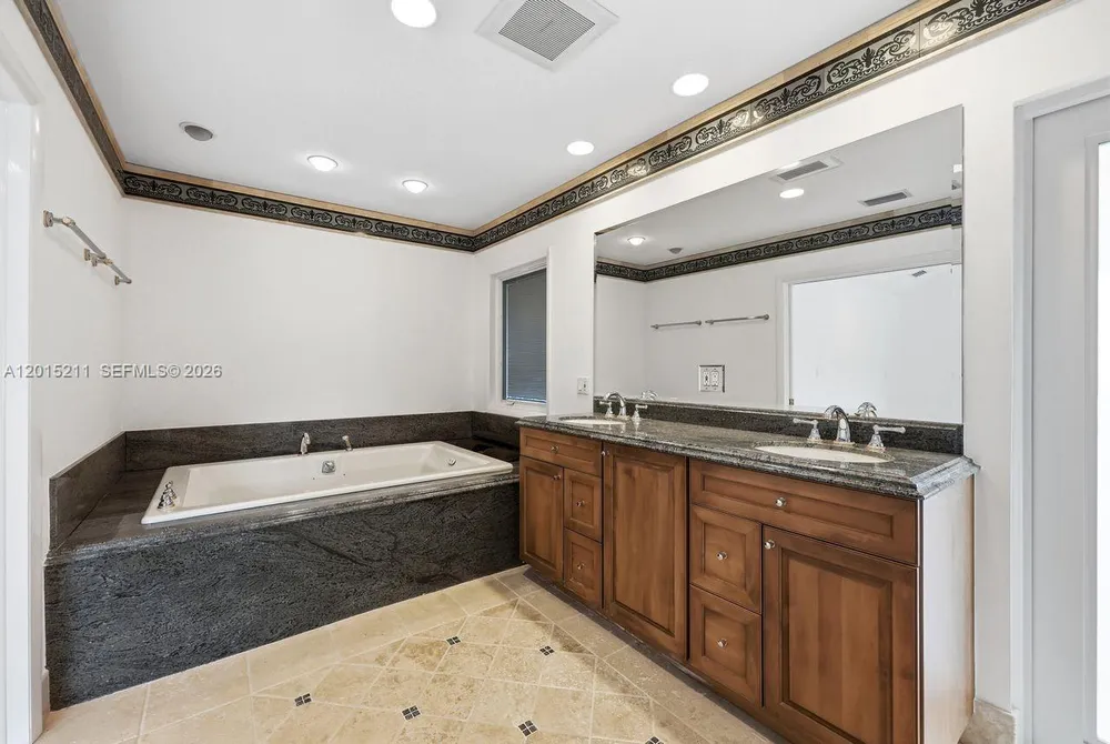 13060 SW 70th Ave, Pinecrest, FL 33156