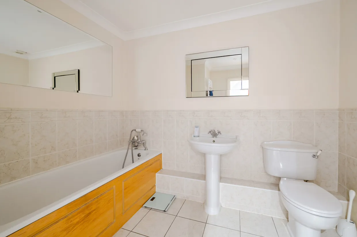 Priory Road, Ascot, SL5 photo 9