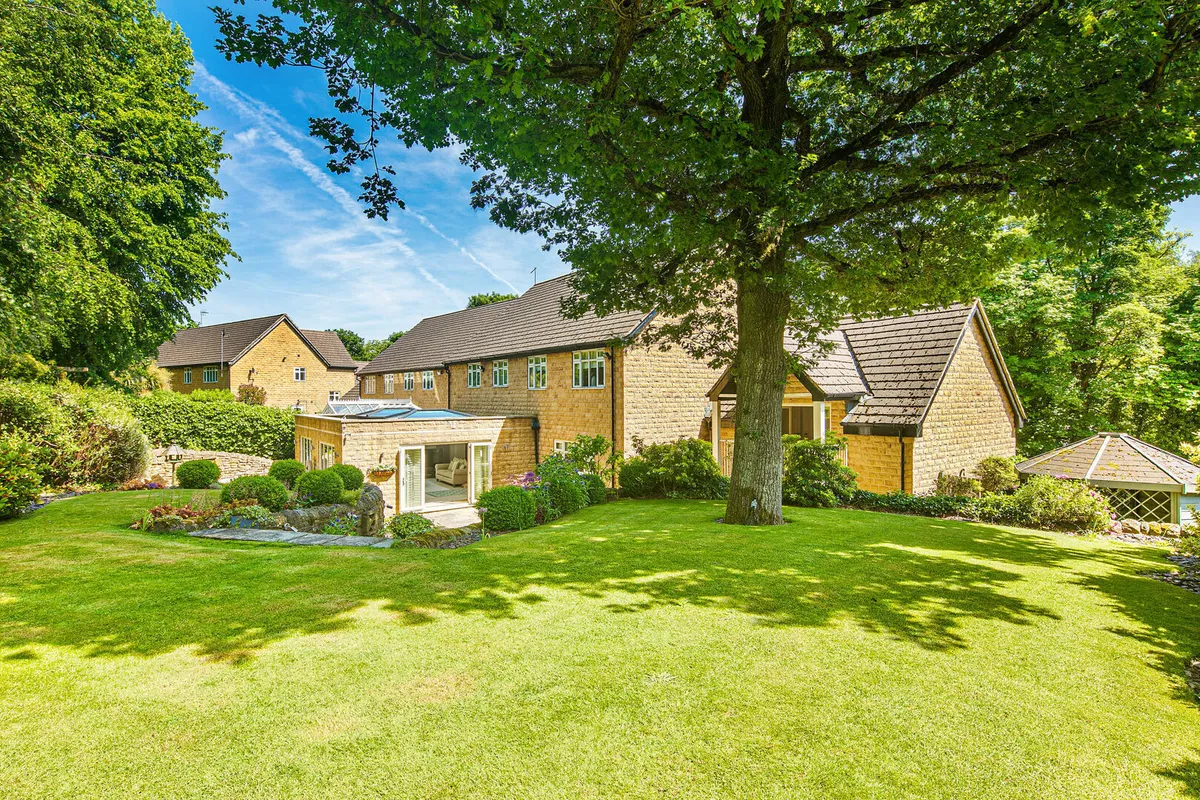 12 Whirlow Grange Drive, Sheffield
