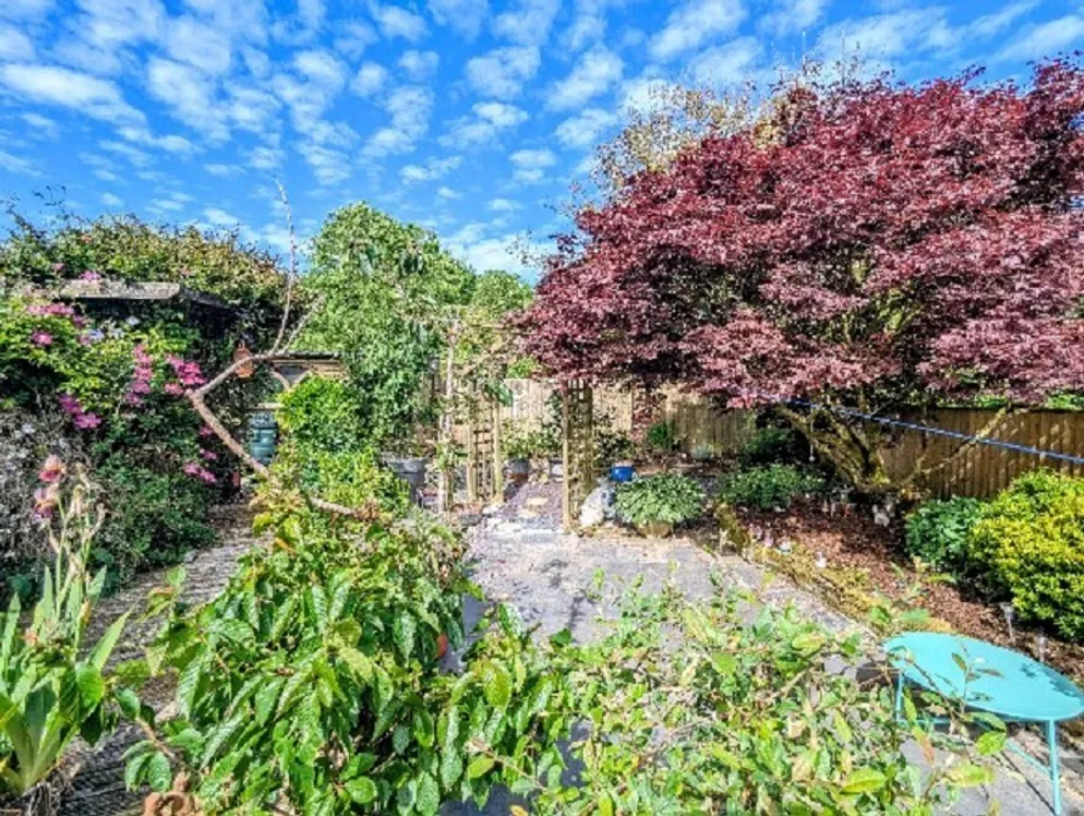Property carousel item 21