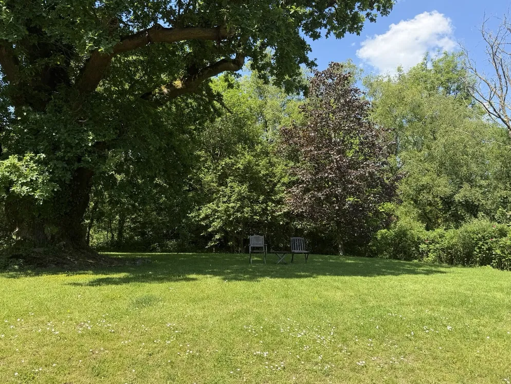 Property carousel item 12