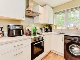 Castle Close, Ketton, Stamford thumb 3