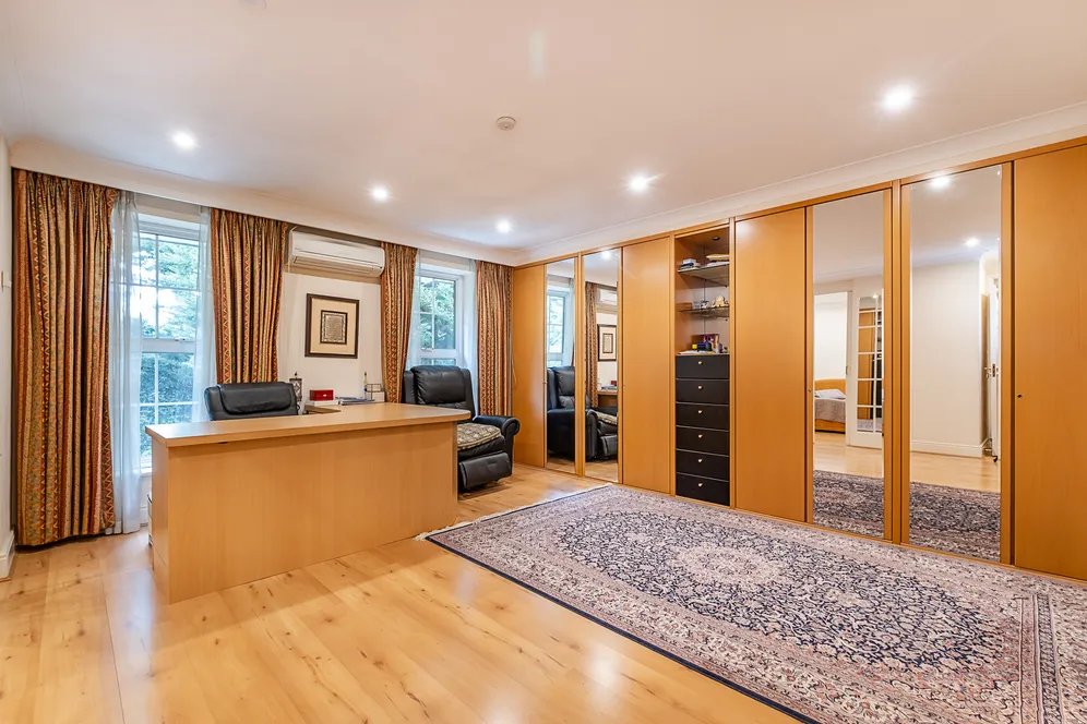Lincoln Avenue, London, SW19 photo 6