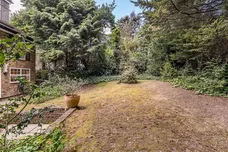 Lincoln Avenue, London, SW19 photo 17