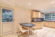 Lincoln Avenue, London, SW19 photo 32