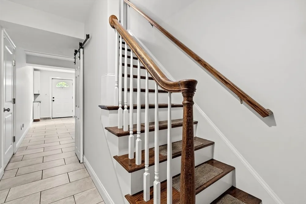 24 Bartlett Ave, Chelmsford, MA 01824