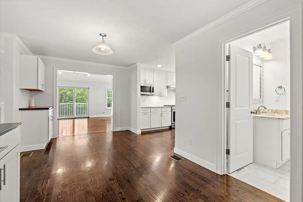 24 Bartlett Ave, Chelmsford, MA 01824