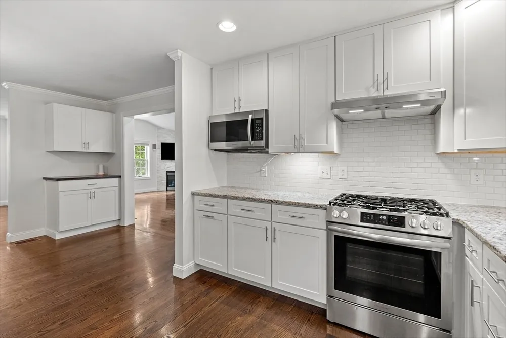 24 Bartlett Ave, Chelmsford, MA 01824