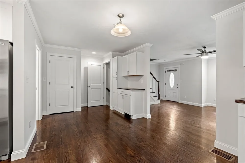24 Bartlett Ave, Chelmsford, MA 01824