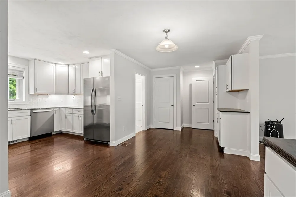 24 Bartlett Ave, Chelmsford, MA 01824