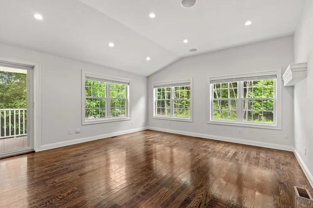 24 Bartlett Ave, Chelmsford, MA 01824