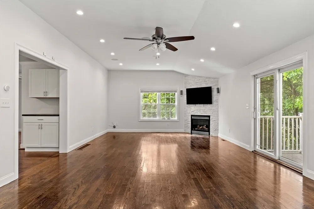 24 Bartlett Ave, Chelmsford, MA 01824