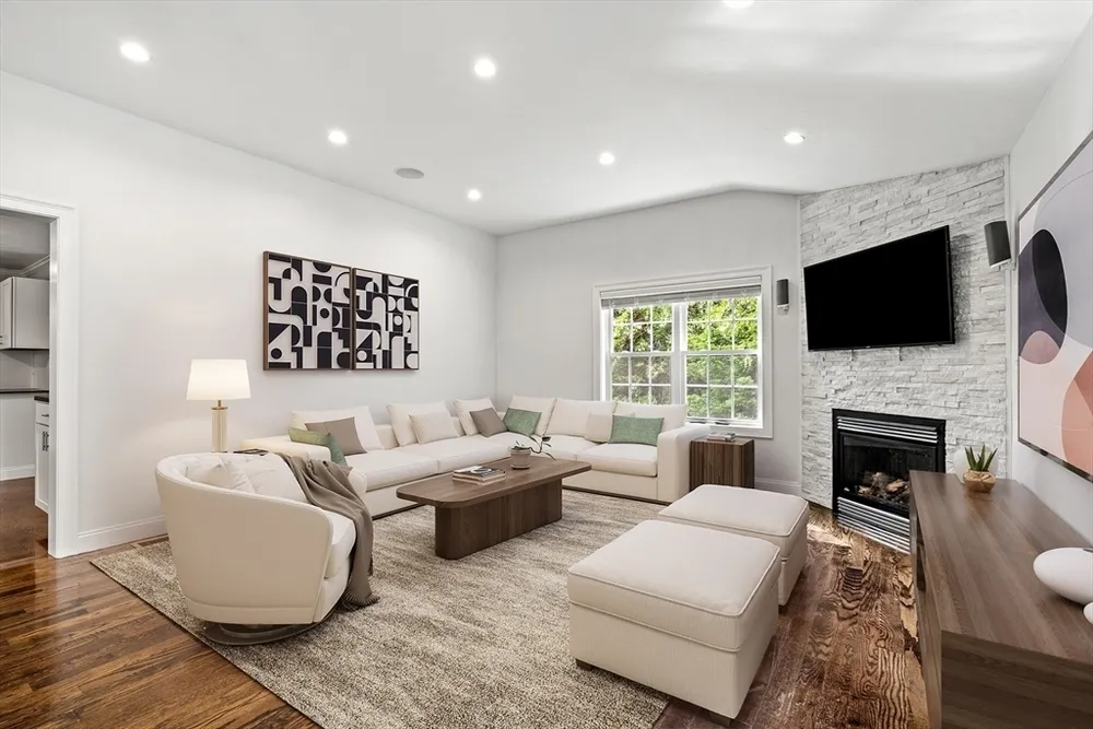 24 Bartlett Ave, Chelmsford, MA 01824