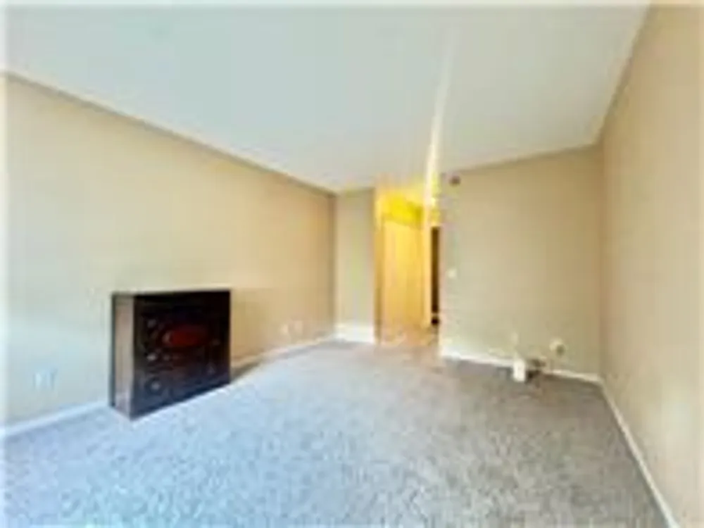 2575 Heritage Dr, Mendota Heights, MN 55120