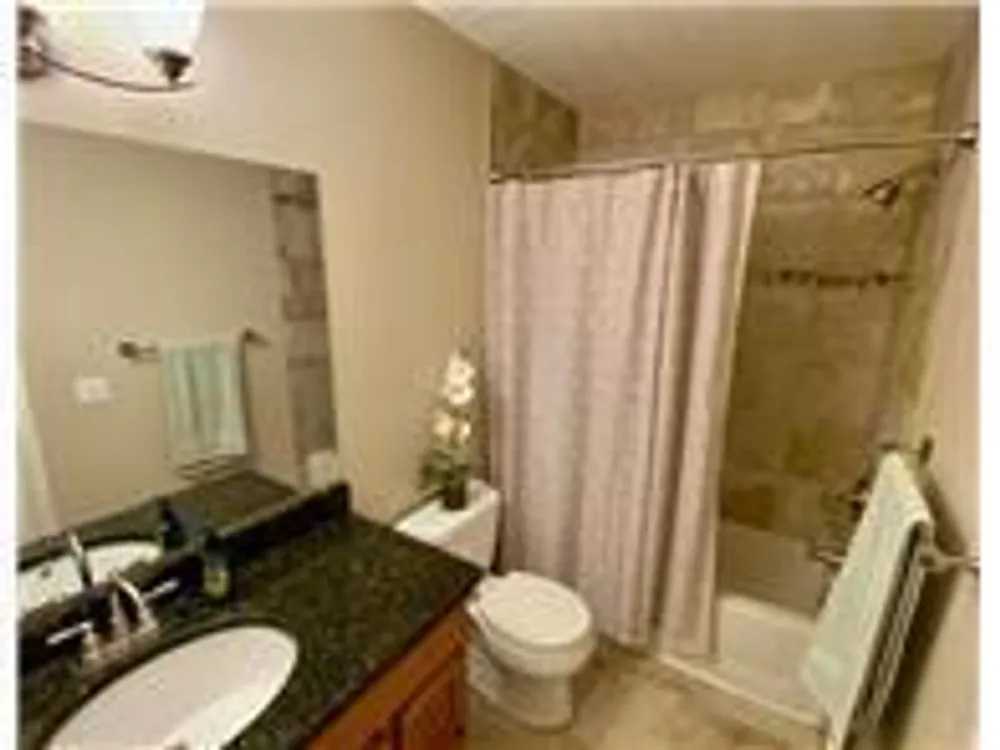 2575 Heritage Dr, Mendota Heights, MN 55120