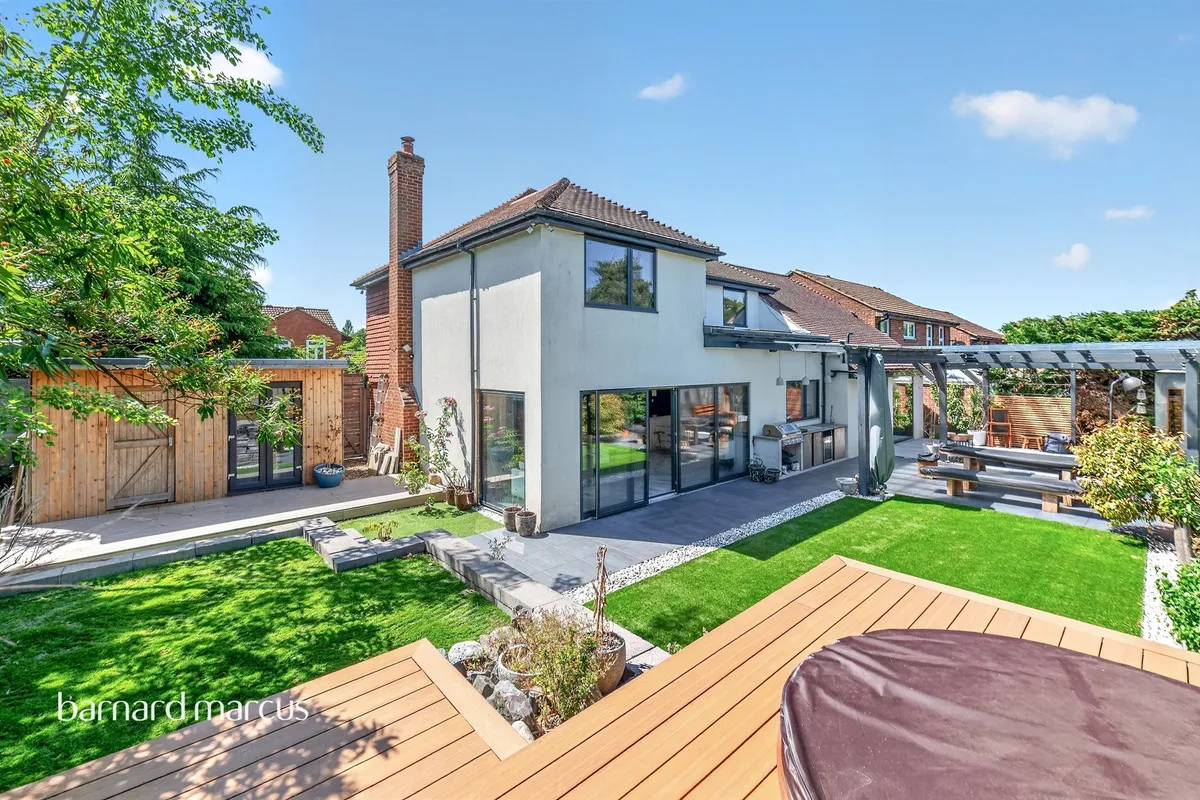 Auriol Park Road, Worcester Park