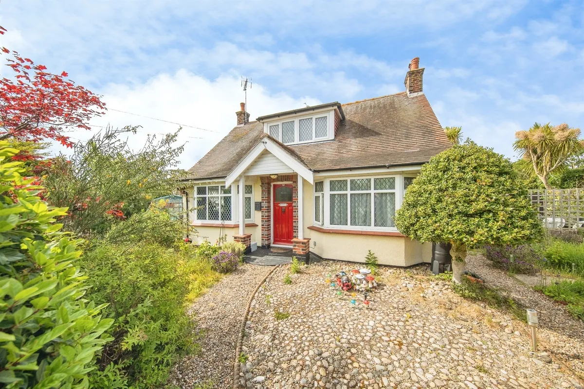 Merrilees Crescent, Holland-on-Sea, CLACTON-ON-SEA