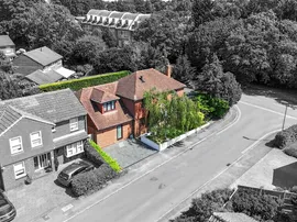 Auriol Park Road, Worcester Park thumb 3