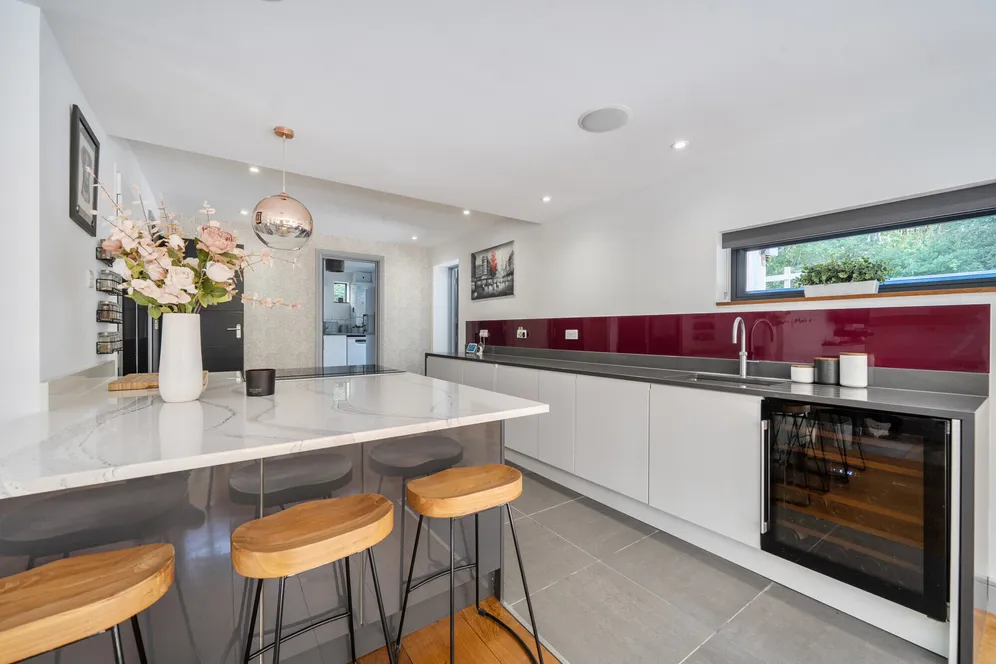 Blackhouse Road, Colgate, RH13 photo 6