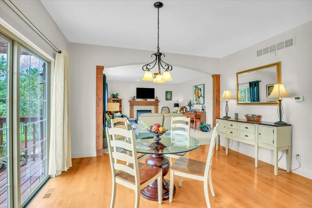 1211 Fieldstone Dr, Savoy, IL 61874