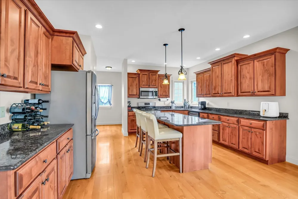 1211 Fieldstone Dr, Savoy, IL 61874