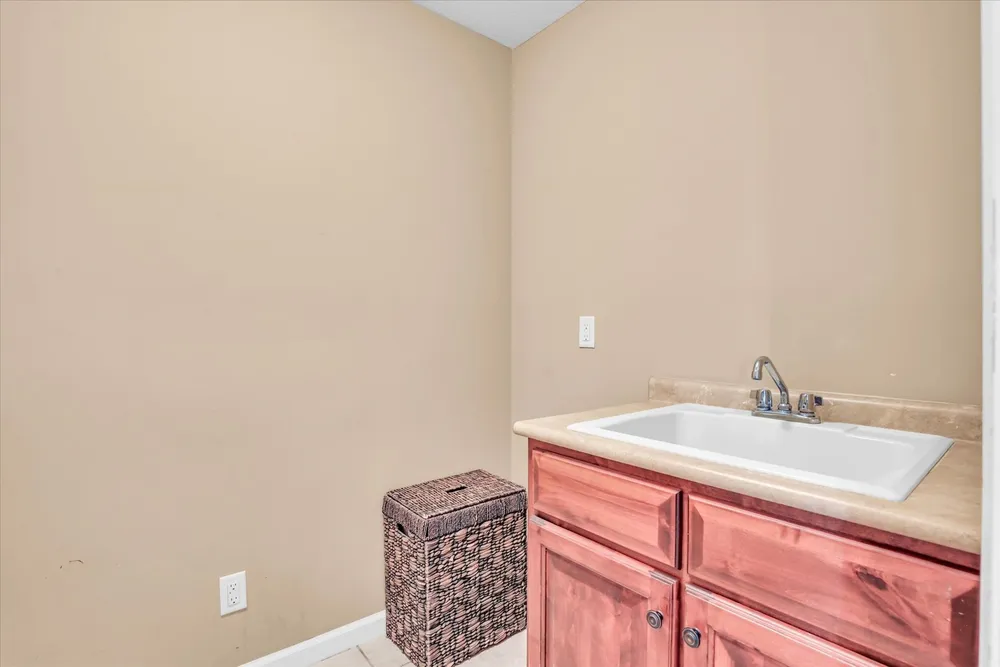 1211 Fieldstone Dr, Savoy, IL 61874