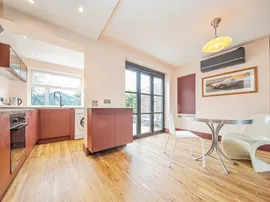 Astley Road, Clacton-On-Sea thumb 3