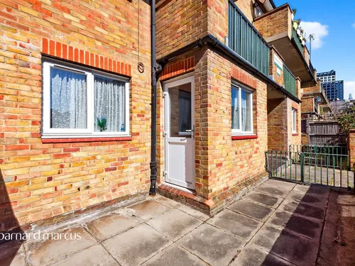 Winchester Close, LONDONphoto