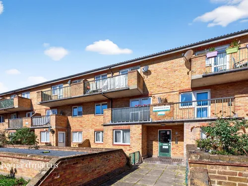 Winchester Close, LONDONphoto