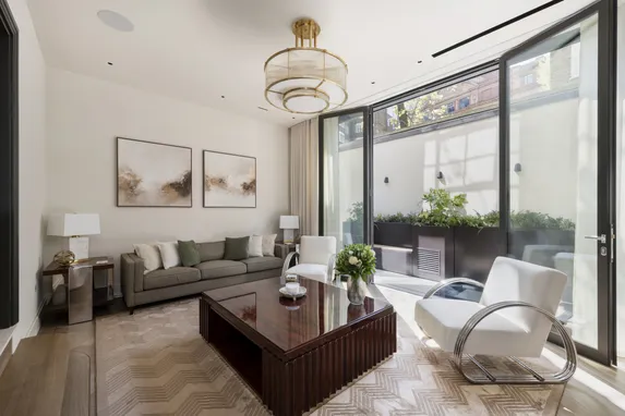 Lancelot Colleciton, Lancelot Place, London, SW7