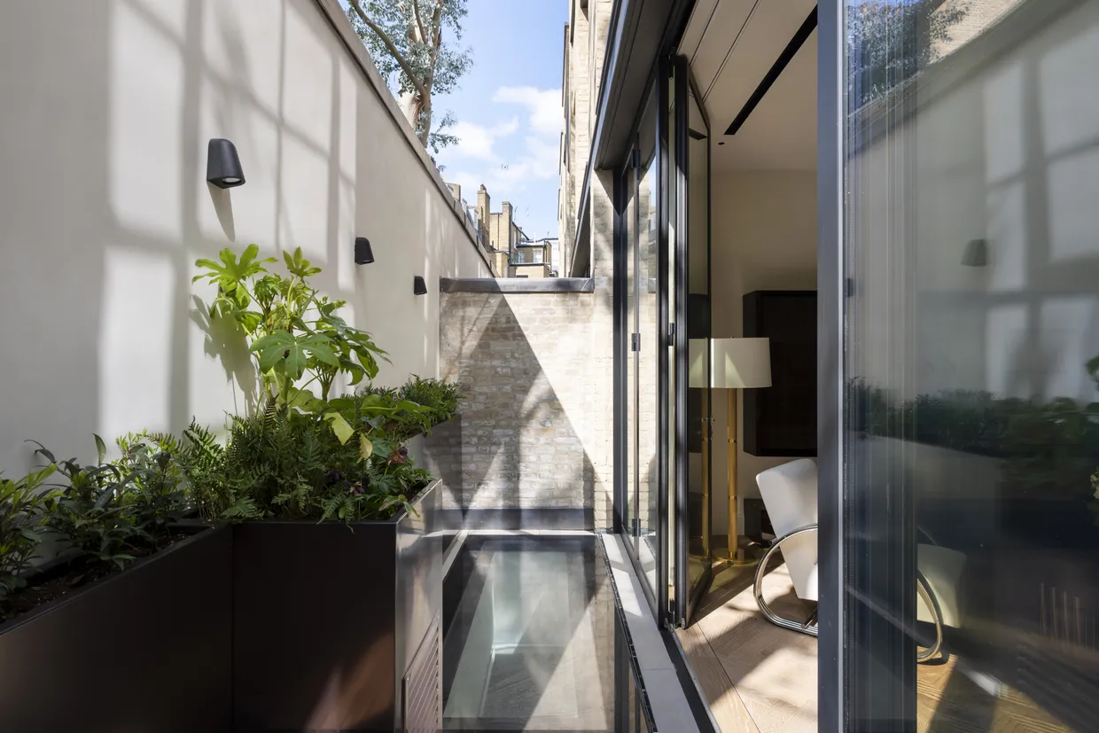 Lancelot Colleciton, Lancelot Place, London, SW7 photo 3