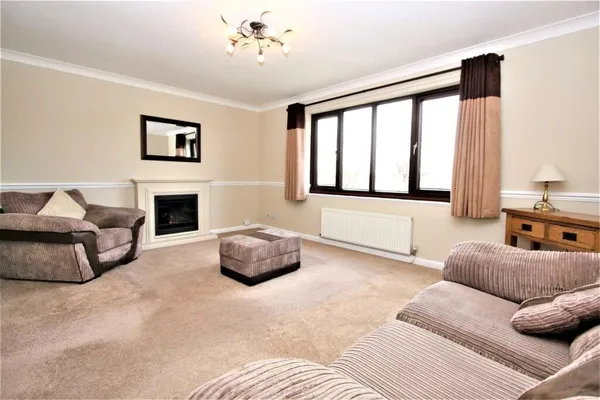 Armstrong Close, Newmarket, CB8 photo 4