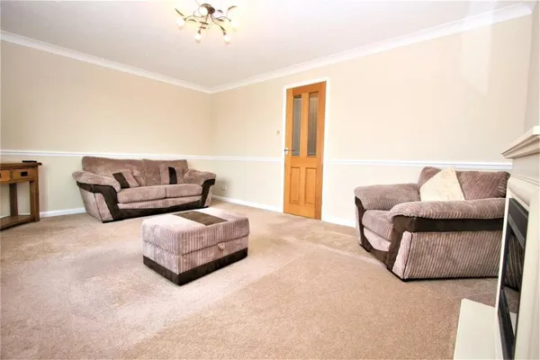 Armstrong Close, Newmarket, CB8 photo 7