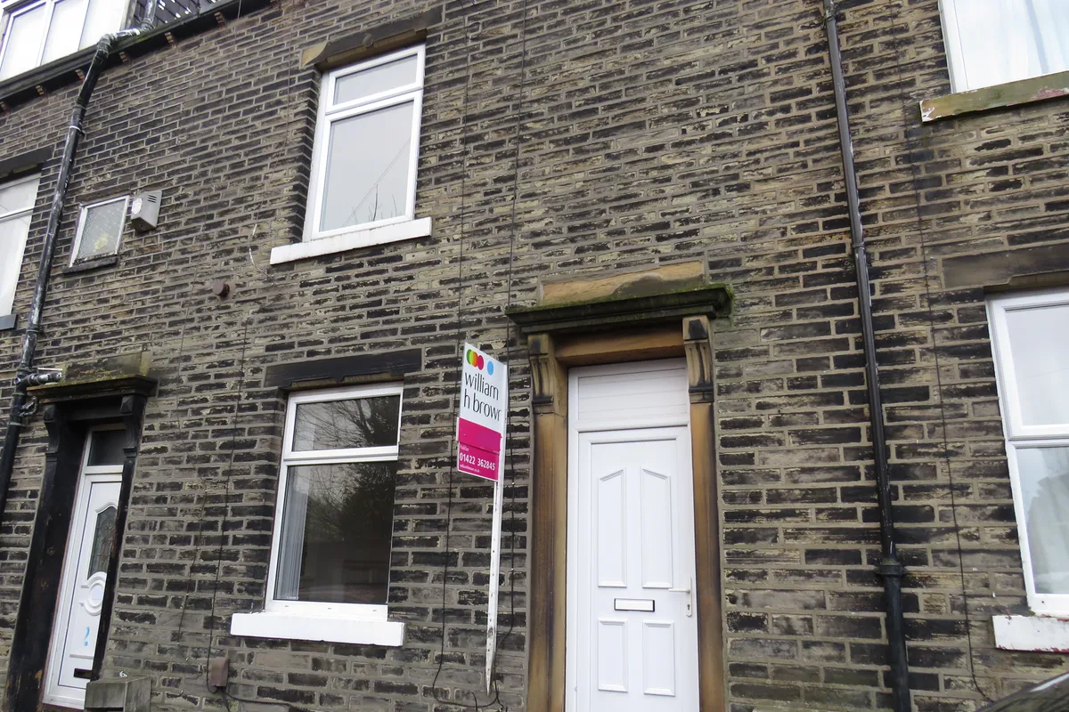 Friendly Fold Road, HALIFAX