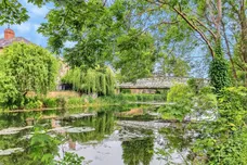 Phillips Court, Stamford