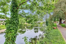 Phillips Court, Stamford