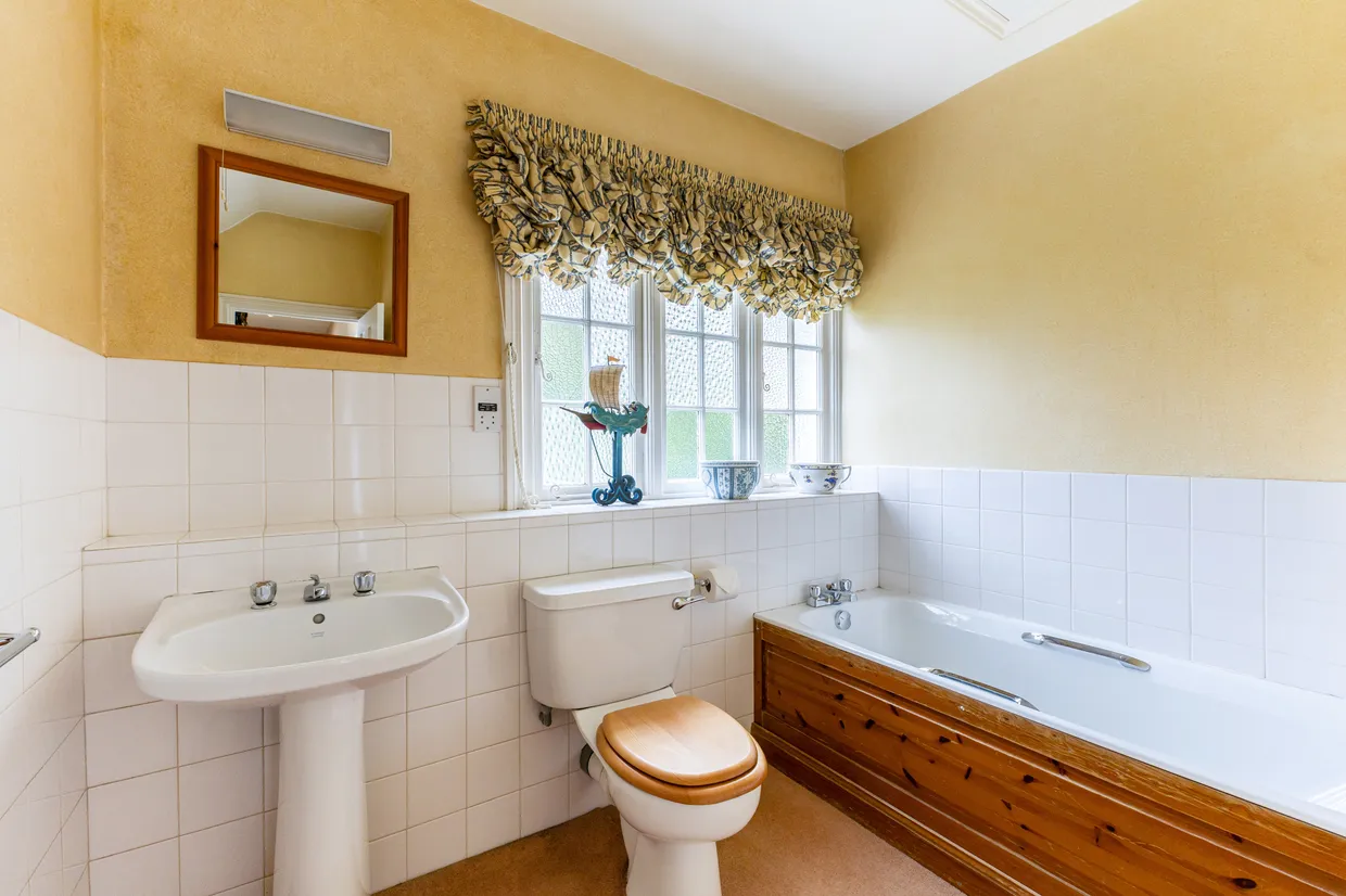 California Lane, Bushey Heath, WD23 photo 22