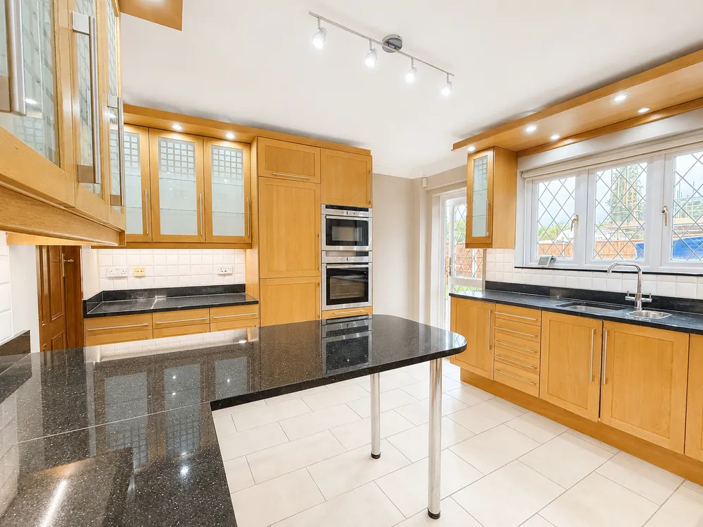Chipstead Way, Banstead, SM7 photo 2