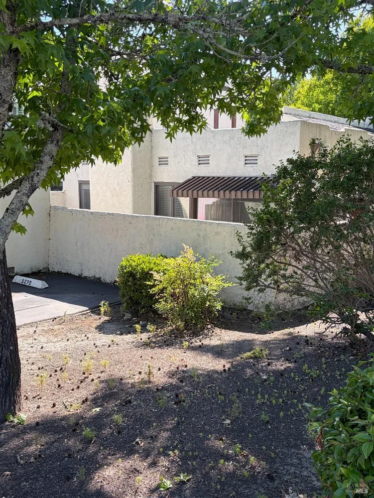 5270 El Mercado Pkwy, Santa Rosa, CA 95403-1326