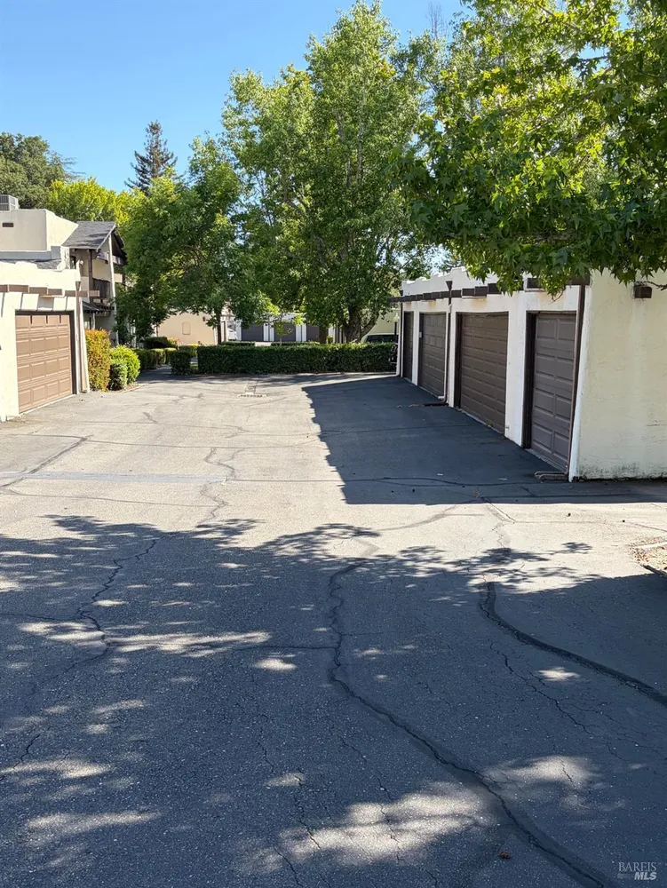 5270 El Mercado Pkwy, Santa Rosa, CA 95403-1326
