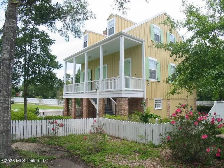 11 Devils Elbow, Diamondhead, MS 39525