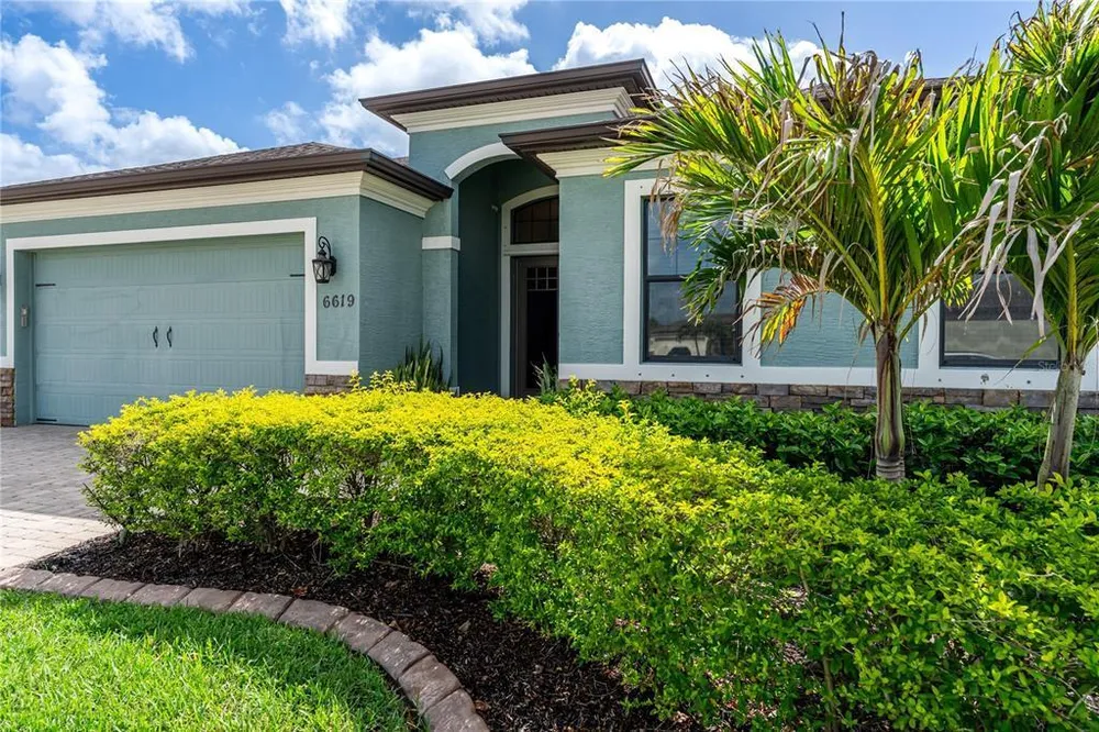 6619 35th Ct E, Sarasota, FL 34243